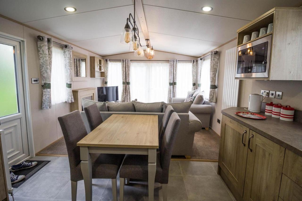 Beautiful 6 Berth Caravan With Decking At Southview Holiday Park Ref 33024O Skegness Exterior foto
